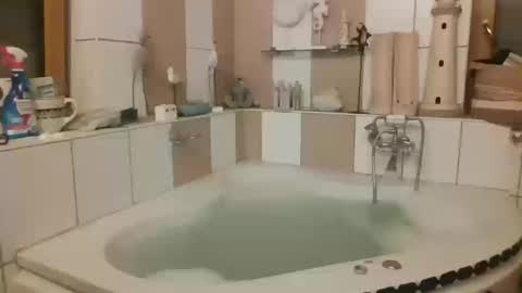 Snapshot of brate1899 chatting on 03-12-26, 01:28 brate1899 online show from 03-12-26, 01:28