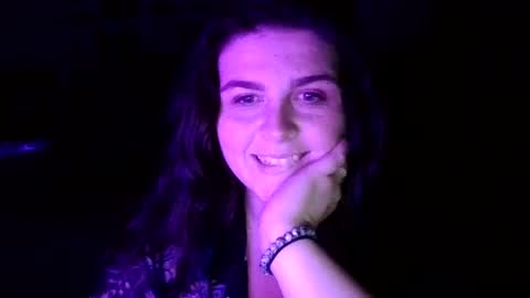 Snapshot of bratty_mamaa chatting on 09-19-25, 09:00 bratty_mamaa online show from 09-19-25, 09:00