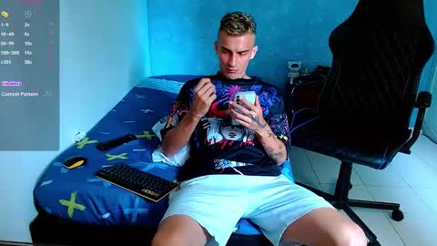 Snapshot of bray_hotboy chatting on 01-24-25, 07:39 Bray Hotboy online show from 01-24-25, 07:39