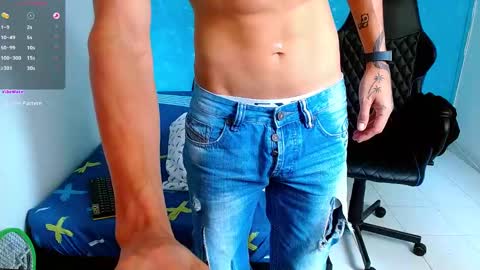 Snapshot of bray_hotboy chatting on 02-25-25, 04:00 Bray Hotboy online show from 02-25-25, 04:00