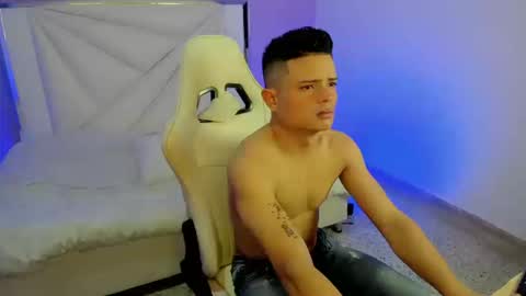 Snapshot of brayan_hotl_ chatting on 09-13-25, 04:01 BRAYAN online show from 09-13-25, 04:01
