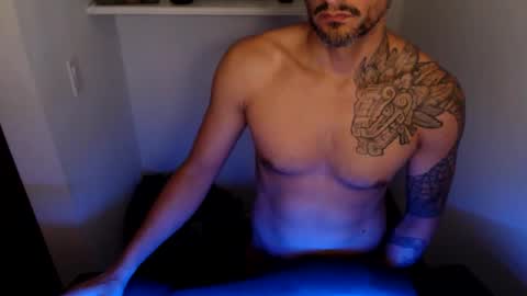 Snapshot of break_dusk chatting on 12-21-25, 03:35 break_dusk online show from 12-21-25, 03:35