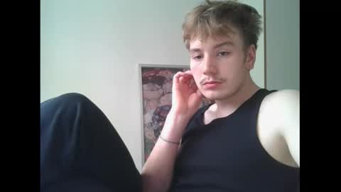 Snapshot of breaxaam chatting on 10-26-25, 09:37 breaxaam online show from 10-26-25, 09:37
