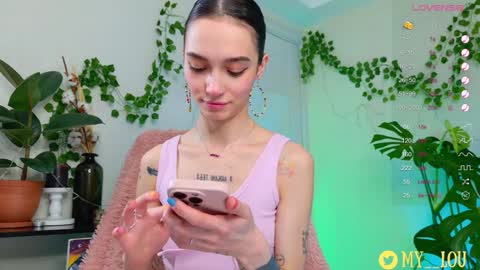 Ashley Dolce and Lou online show from 01-21-25, 03:21