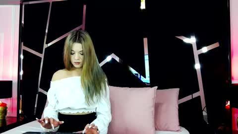 Zeline online show from 10-23-25, 03:44