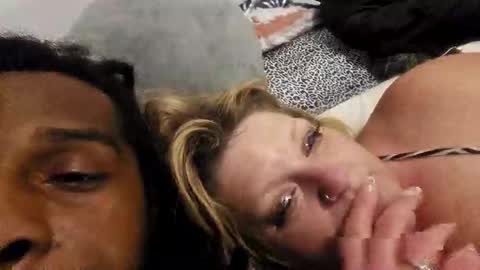 Snapshot of breezonbye chatting on 09-10-25, 10:26 breezonbye online show from 09-10-25, 10:26