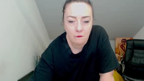 Snapshot of brenda_skye chatting on 12-17-24, 03:39 Brenda Skye online show from 12-17-24, 03:39