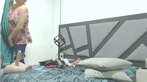 BRENDA VELASQUEZ online show from 01-15-25, 03:43