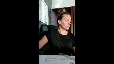 Snapshot of brendaaryas chatting on 04-27-26, 02:15 Brenda online show from 04-27-26, 02:15