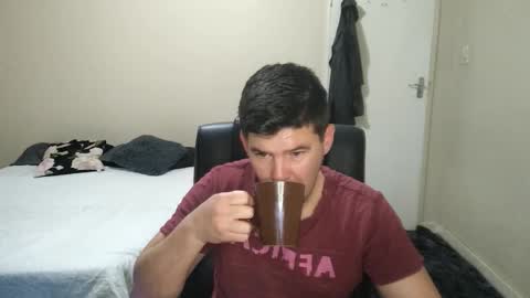 ask me lol online show from 09-29-25, 03:22