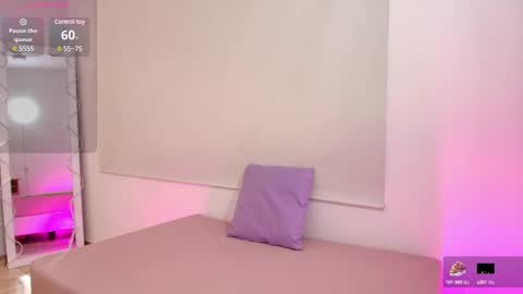 Snapshot of brendda_tay chatting on 02-14-25, 03:43 BRENDDA online show from 02-14-25, 03:43