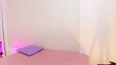 Snapshot of brendda_tay chatting on 02-27-25, 09:43 BRENDDA online show from 02-27-25, 09:43