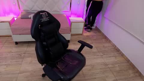 Snapshot of brendda_tay chatting on 10-23-25, 03:28 BRENDDA online show from 10-23-25, 03:28