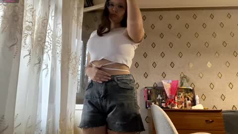 Mia   online show from 12-21-25, 07:26