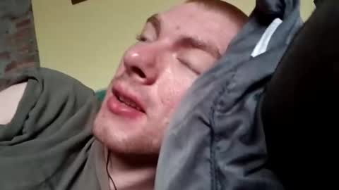 Snapshot of brenden02 chatting on 03-27-26, 01:22 Brenden online show from 03-27-26, 01:22