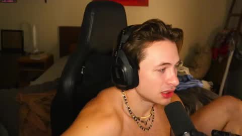 Snapshot of brentonverde chatting on 12-26-24, 12:25 brentonverde online show from 12-26-24, 12:25