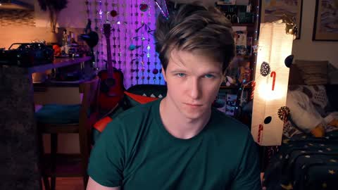 Snapshot of brestonsweet chatting on 12-15-24, 10:26 brestonsweet online show from 12-15-24, 10:26