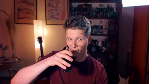 Snapshot of brestonsweet chatting on 02-16-25, 07:05 brestonsweet online show from 02-16-25, 07:05