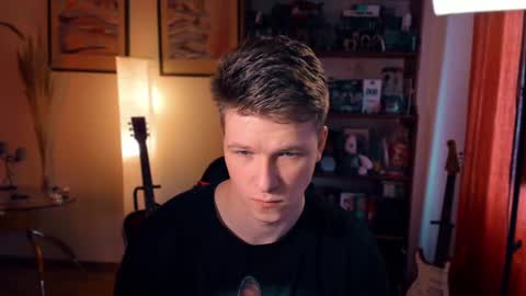 Snapshot of brestonsweet chatting on 02-17-25, 01:21 brestonsweet online show from 02-17-25, 01:21