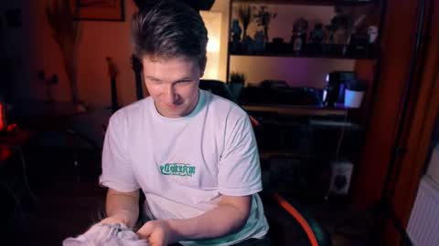 Snapshot of brestonsweet chatting on 03-05-25, 07:27 brestonsweet online show from 03-05-25, 07:27