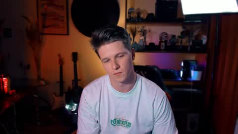 Snapshot of brestonsweet chatting on 03-06-25, 11:09 brestonsweet online show from 03-06-25, 11:09