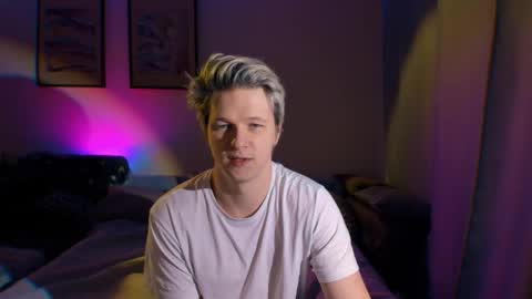 Snapshot of brestonsweet chatting on 09-23-25, 07:17 brestonsweet online show from 09-23-25, 07:17