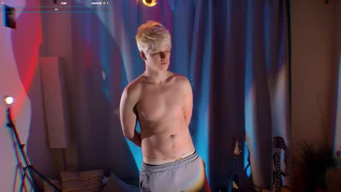 Snapshot of brestonsweet chatting on 10-20-25, 04:29 brestonsweet online show from 10-20-25, 04:29