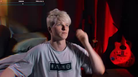 Snapshot of brestonsweet chatting on 10-25-25, 04:20 brestonsweet online show from 10-25-25, 04:20