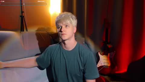 Snapshot of brestonsweet chatting on 10-28-25, 02:59 brestonsweet online show from 10-28-25, 02:59