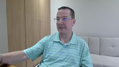 Snapshot of brettdj chatting on 09-14-25, 01:54 Brett online show from 09-14-25, 01:54