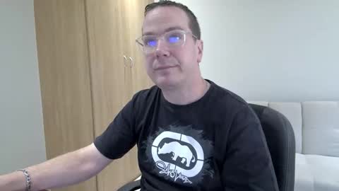 Snapshot of brettdj chatting on 12-01-25, 09:36 Brett online show from 12-01-25, 09:36