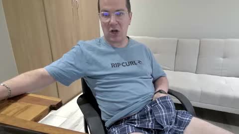 Snapshot of brettdj chatting on 01-09-26, 03:04 Brett online show from 01-09-26, 03:04