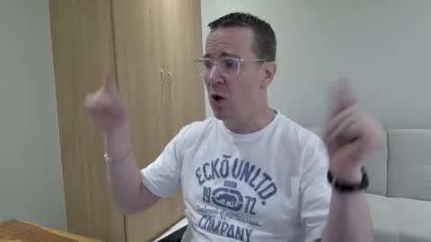 Snapshot of brettdj chatting on 03-13-26, 02:34 Brett online show from 03-13-26, 02:34