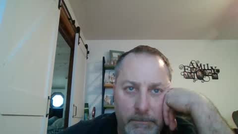 Snapshot of brettsky chatting on 01-12-25, 06:49 hey online show from 01-12-25, 06:49