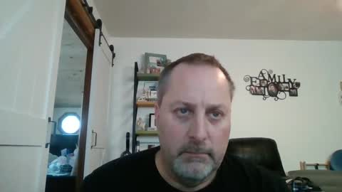 Snapshot of brettsky chatting on 03-01-25, 02:55 hey online show from 03-01-25, 02:55