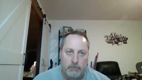 Snapshot of brettsky chatting on 03-08-25, 01:28 hey online show from 03-08-25, 01:28