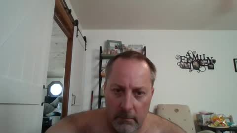 Snapshot of brettsky chatting on 09-27-25, 04:12 hey online show from 09-27-25, 04:12