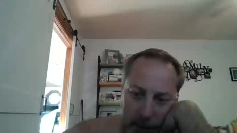 Snapshot of brettsky chatting on 10-15-25, 08:42 hey online show from 10-15-25, 08:42