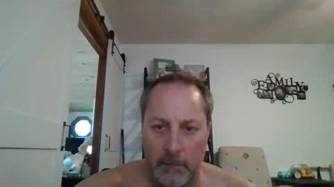Snapshot of brettsky chatting on 10-22-25, 08:52 hey online show from 10-22-25, 08:52