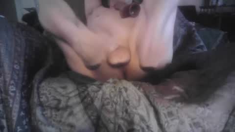 Snapshot of bri20fu chatting on 06-26-26, 03:05 raining down on me online show from 06-26-26, 03:05
