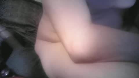 Snapshot of bri20fu chatting on 07-07-26, 06:47 raining down on me online show from 07-07-26, 06:47