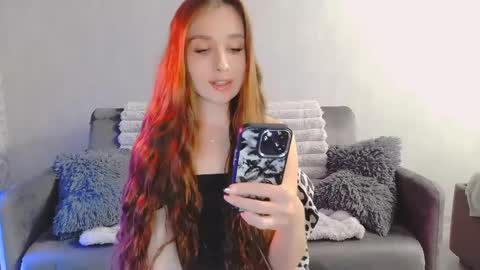 Snapshot of bri_fox chatting on 05-08-26, 06:35 bri_fox online show from 05-08-26, 06:35