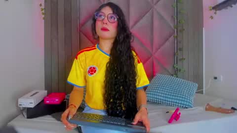 B R I A  online show from 06-18-26, 02:56