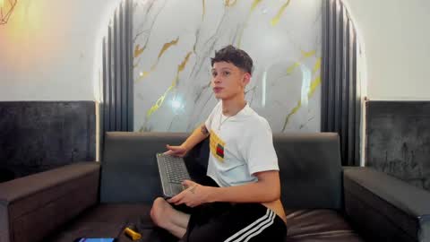 brian_hotof1 online show from 05-21-26, 11:17
