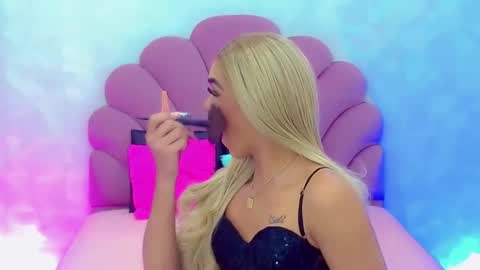 BRIANA online show from 12-24-24, 07:17