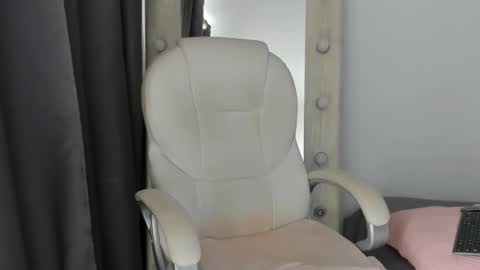 Snapshot of briannawhite10 chatting on 12-05-25, 01:42 briannawhite10 online show from 12-05-25, 01:42