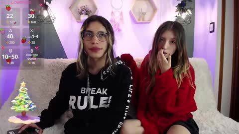 Snapshot of briarandblair chatting on 12-12-24, 01:39 briarandblair online show from 12-12-24, 01:39