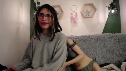 Snapshot of briarandblair chatting on 01-21-25, 06:02 briarandblair online show from 01-21-25, 06:02