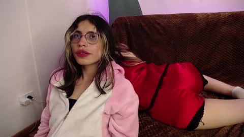 Snapshot of briarandblair chatting on 01-23-25, 06:03 briarandblair online show from 01-23-25, 06:03