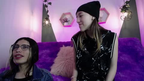 Snapshot of briarandblair chatting on 02-03-25, 02:13 briarandblair online show from 02-03-25, 02:13
